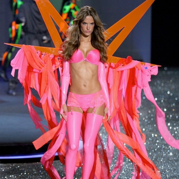 🆕 VS FASHION SHOW 💗 VERY SEXY Strappy Push Up Bra💗